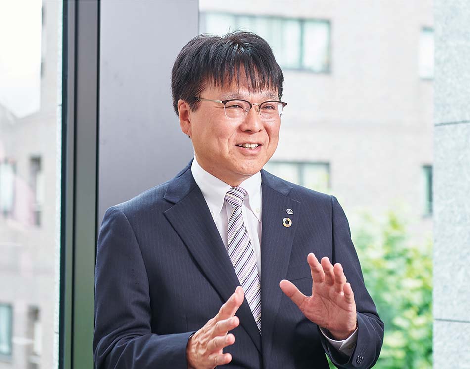 山本　貞郎